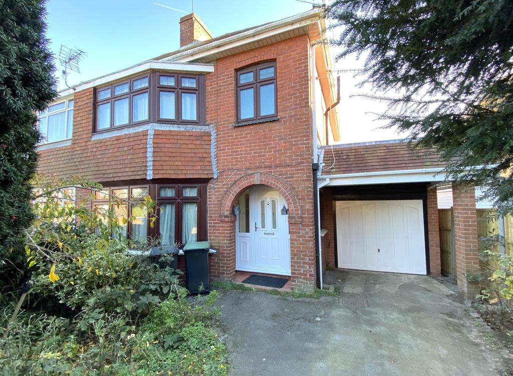Bury Crescent, Gosport PO12 3 bed semidetached house £365,000