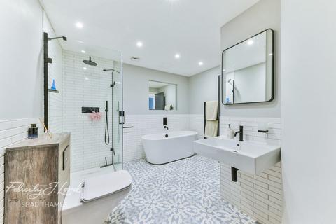 1 bedroom apartment for sale, Florin Court, Tanner Street, SE1