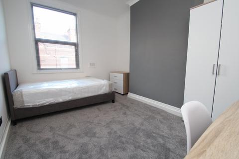 3 bedroom house to rent, Quarry Mount Terrace, Leeds LS6