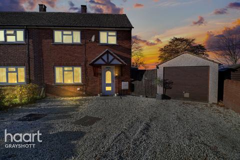 3 bedroom semi-detached house for sale - Church Fields, Headley