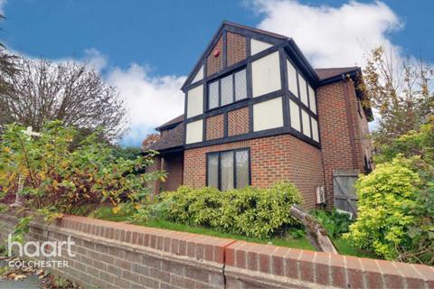 5 bedroom detached house to rent, Straight Road, Colchester