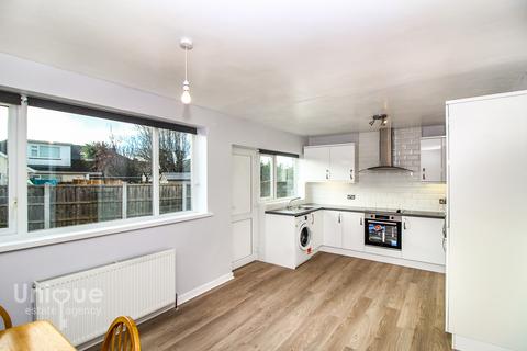 2 bedroom bungalow for sale - Otley Road,  Lytham St. Annes, FY8