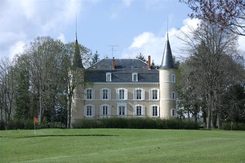 13 bedroom property with land - Chateau de La Frediere, Burgundy, France