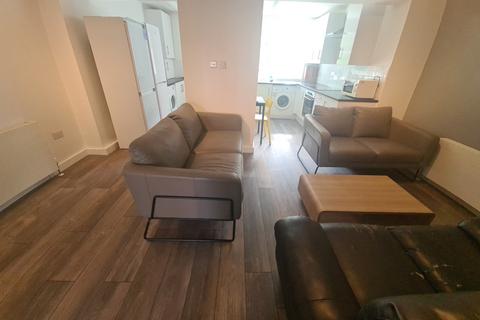 6 bedroom house to rent, St. Annes Drive, Leeds