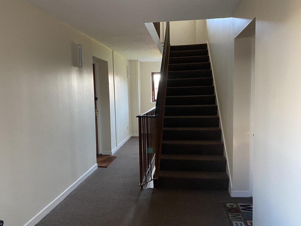 McLean Place, Paisley 1 bed flat £375 pcm (£87 pw)