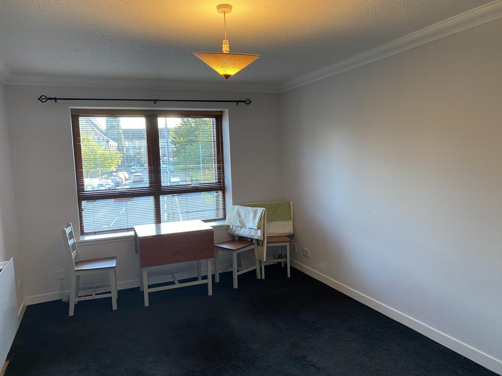McLean Place, Paisley 1 bed flat £375 pcm (£87 pw)
