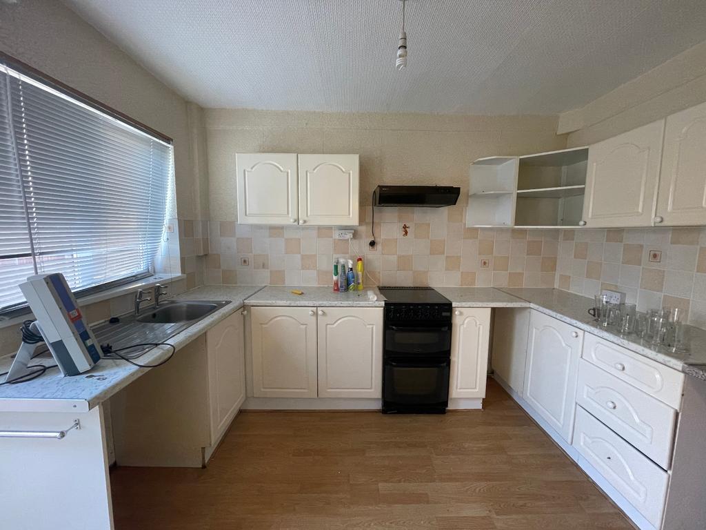 1 Sandbeck Avenue, Skegness, PE25 3PX 3 bed semidetached house £165,000