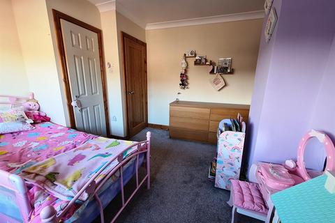 10 Bakers Way, Bryncethin, Bridgend, CF32 9RJ