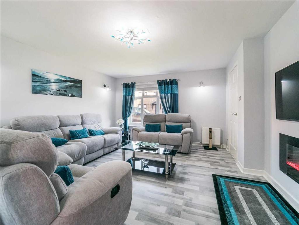 Stewart Crescent, Barrhead, GLASGOW 3 bed semidetached house £150,000