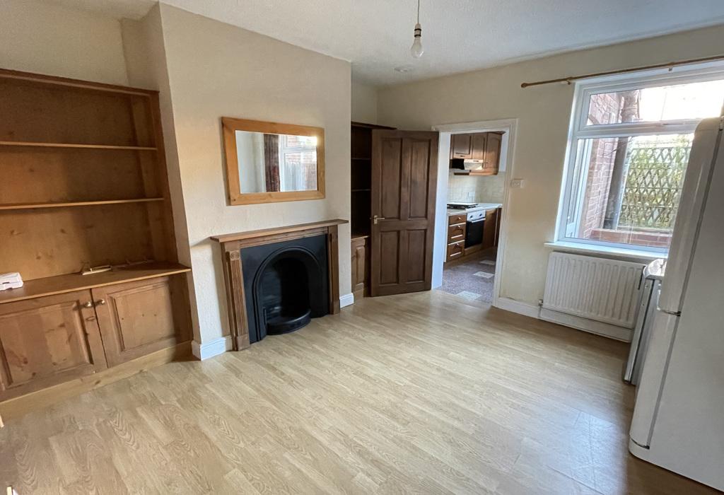 Old Hall Road, Chesterfield, Derbyshire 3 bed terraced house £575 pcm