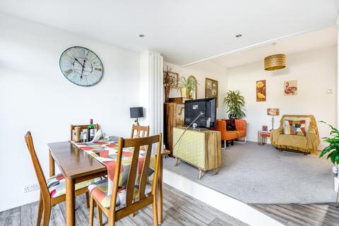 22 Bramley Close, Chertsey, KT16 8HJ
