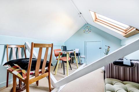 22 Bramley Close, Chertsey, KT16 8HJ
