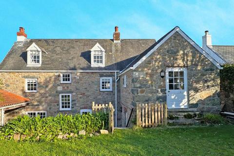 6 bedroom townhouse for sale, Little Street, Alderney GY9