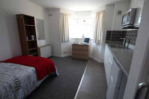 1 bedroom in a house share to rent, BALMORAL HOUSE,