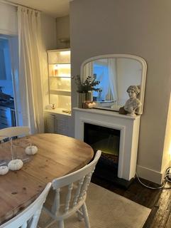 2 bedroom semi-detached house to rent, Alresford Road, Winchester