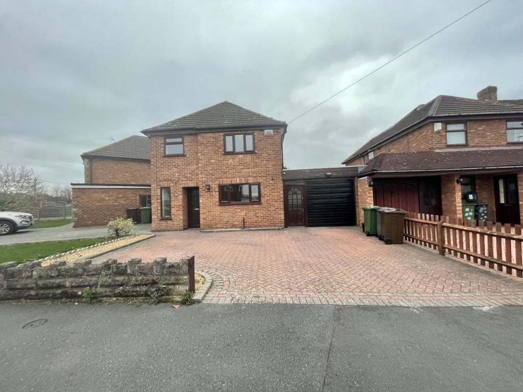 Loxley Avenue, Solihull 3 bed detached house £1,250 pcm (£288 pw)