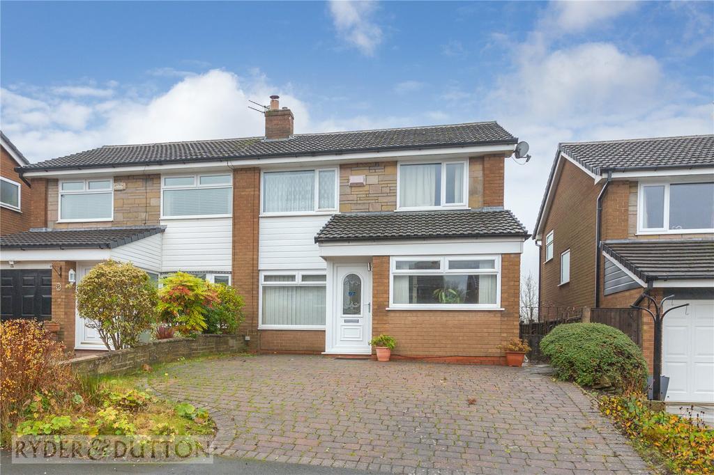 Charlton Avenue, Hyde, SK14 3 bed semidetached house £250,000