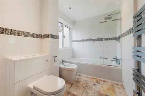 20 Rayners Road, London, SW15 2AZ