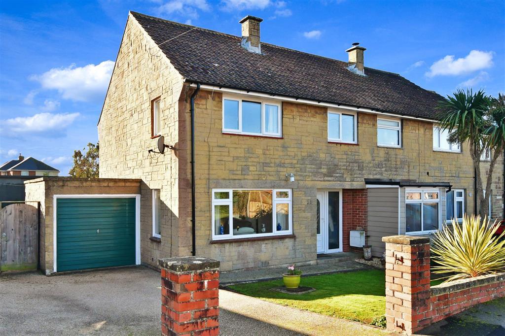 Elm Close, Elmfield, Ryde, Isle of Wight 3 bed semidetached house £265,000
