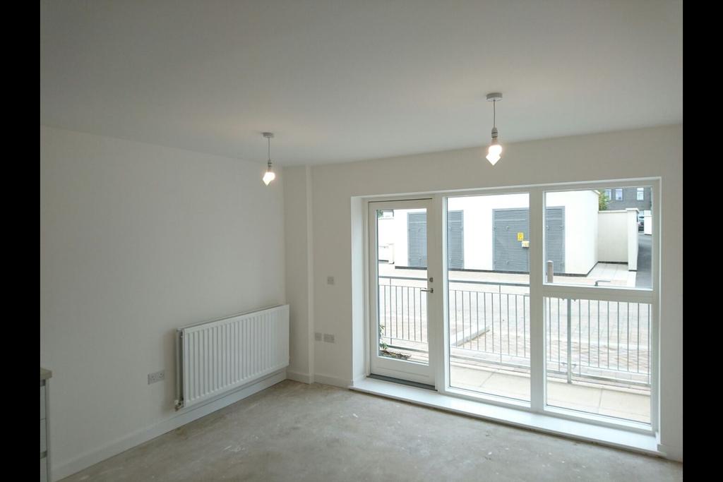Wainwright Avenue, Greenhithe, Kent, DA9 1 bed apartment £990 pcm (£