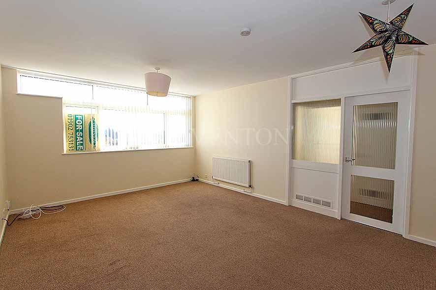 Woodfield Heights, Tettenhall, Wolverhampton, WV6 2 bed apartment £90,000