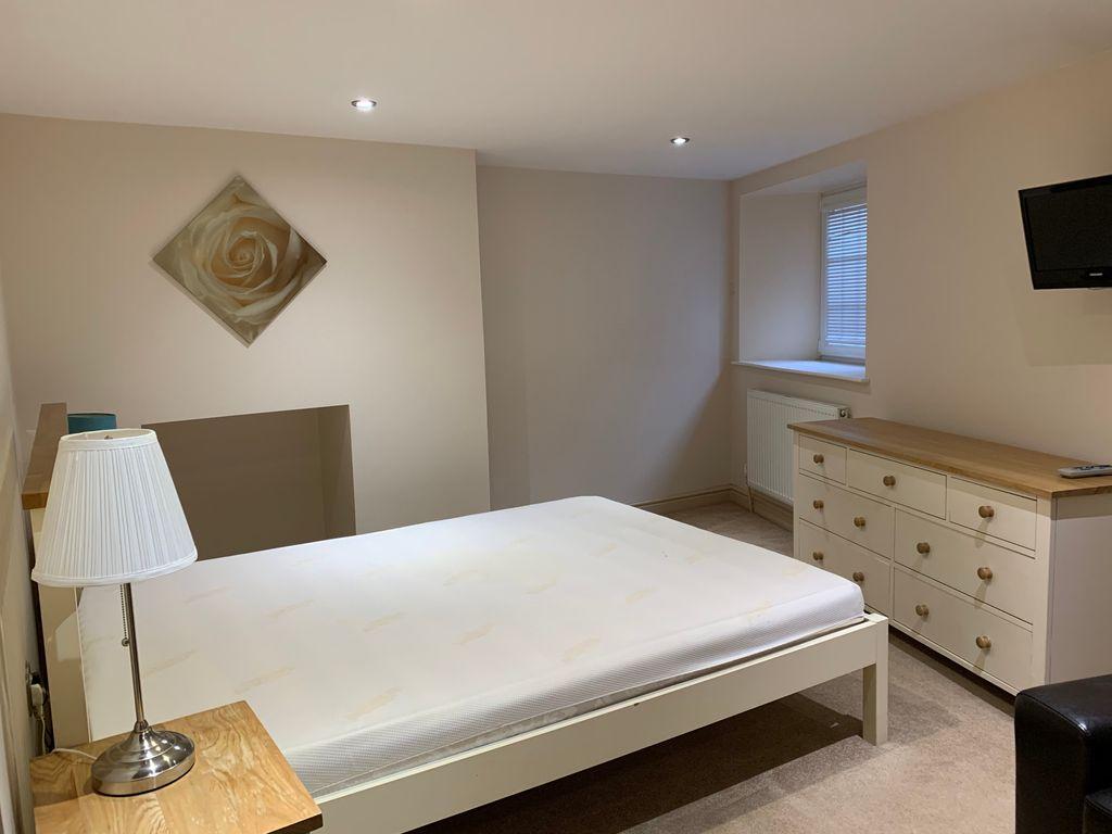 Bedroom 2 (Double)