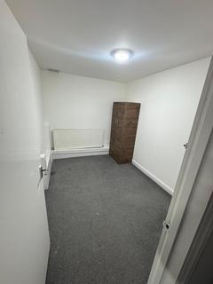 2 bedroom flat to rent, ILFORD  IG3