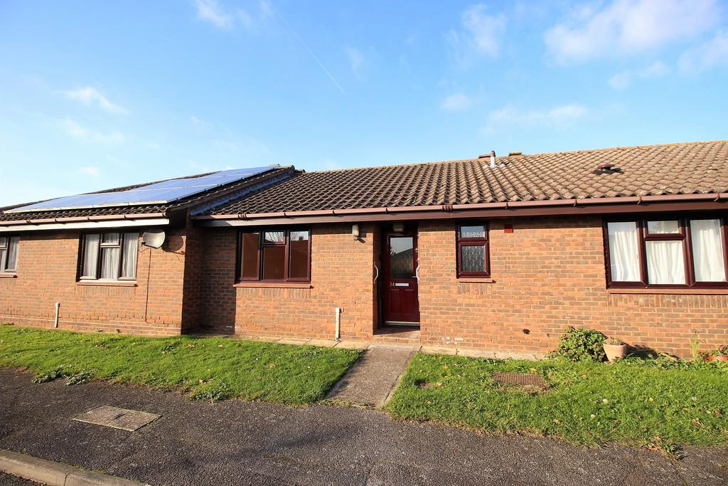 Franklin Gardens, Cottenham, Cambridge 1 bed terraced bungalow £168,750
