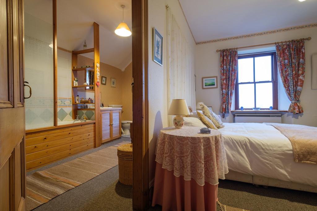 Ensuite to bedroom 5