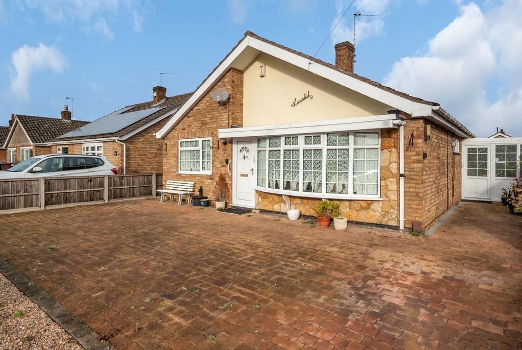 Newport Crescent, Waddington, Lincoln 3 bed detached bungalow £210,000