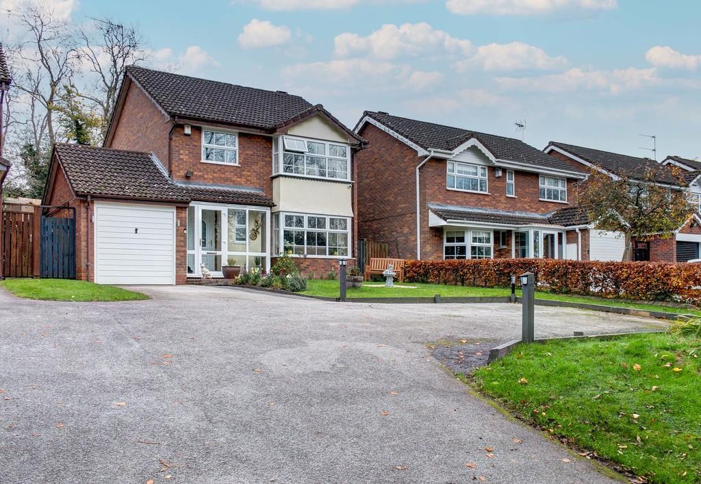 Foxlydiate Lane, heath, Redditch... 4 bed detached house £399,950