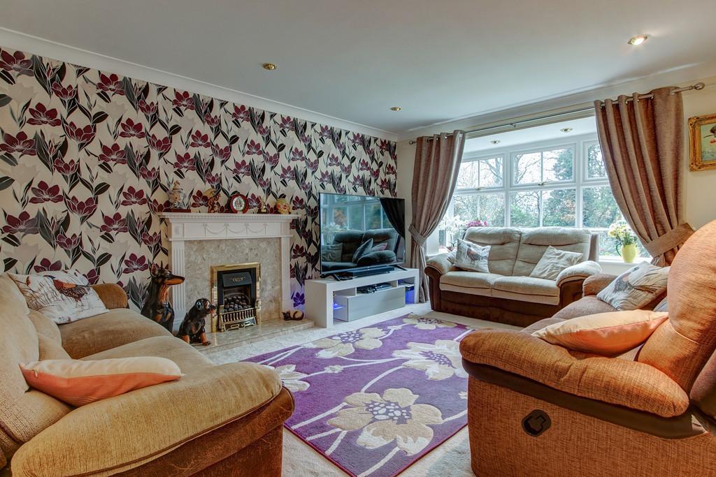 Foxlydiate Lane, heath, Redditch... 4 bed detached house £399,950