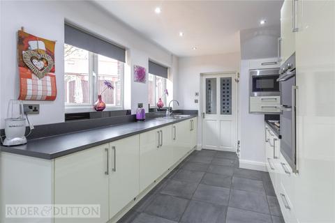 11 Calder Grove, Shaw, Oldham, OL2 7XH
