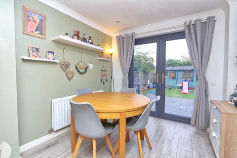 3 Dairydale Close, Irlam, Manchester, M44 6TA