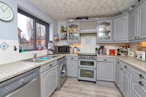 3 Dairydale Close, Irlam, Manchester, M44 6TA