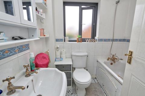 3 Dairydale Close, Irlam, Manchester, M44 6TA