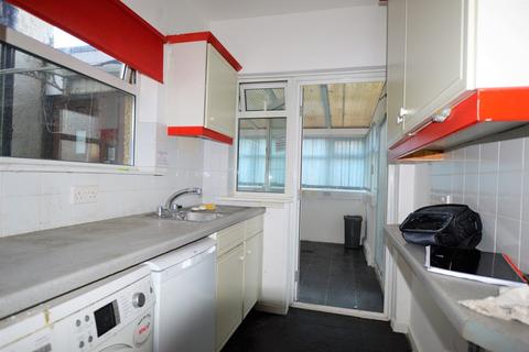 324 Bath Road, Harmondsworth, West Drayton, UB7 0DE