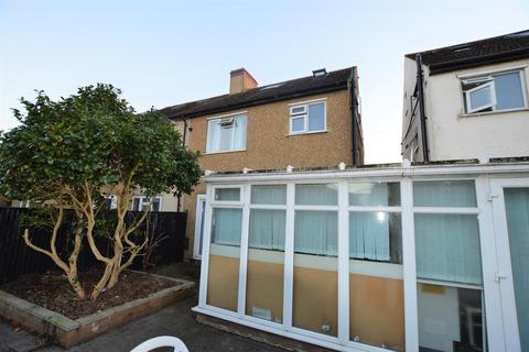 324 Bath Road, Harmondsworth, West Drayton, UB7 0DE