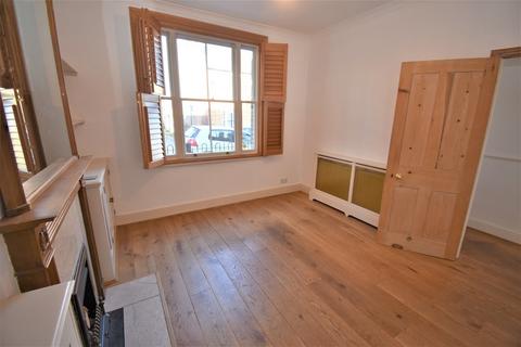 2 bedroom terraced house to rent, 11 High Town Road, Maidenhead