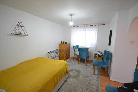 1 bedroom apartment to rent, Express Drive, Ilford