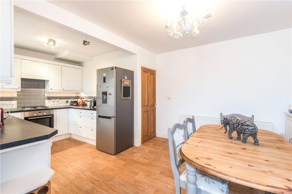 Botley Road, North Baddesley... 3 bed semidetached house £325,000