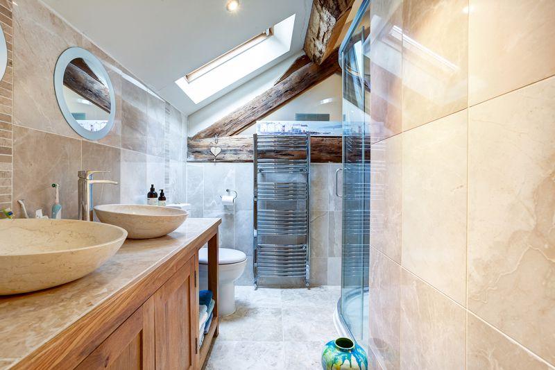 En suite 3...