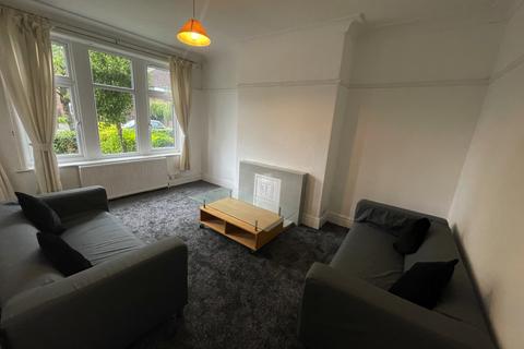 3 bedroom house to rent, St. Chads Drive, Leeds LS6