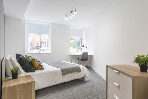 2 bedroom house to rent, Knowle Mount, Leeds LS4