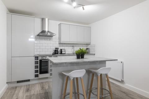2 bedroom house to rent, Knowle Mount, Leeds LS4
