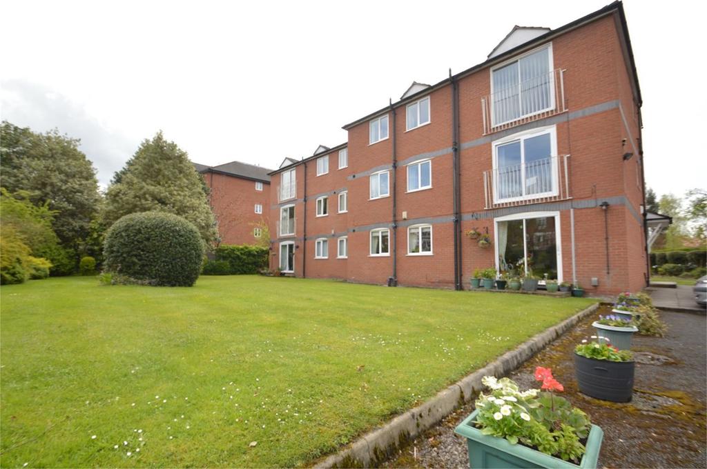 Northenden Road, SALE, M33 2 bed apartment £950 pcm (£219 pw)