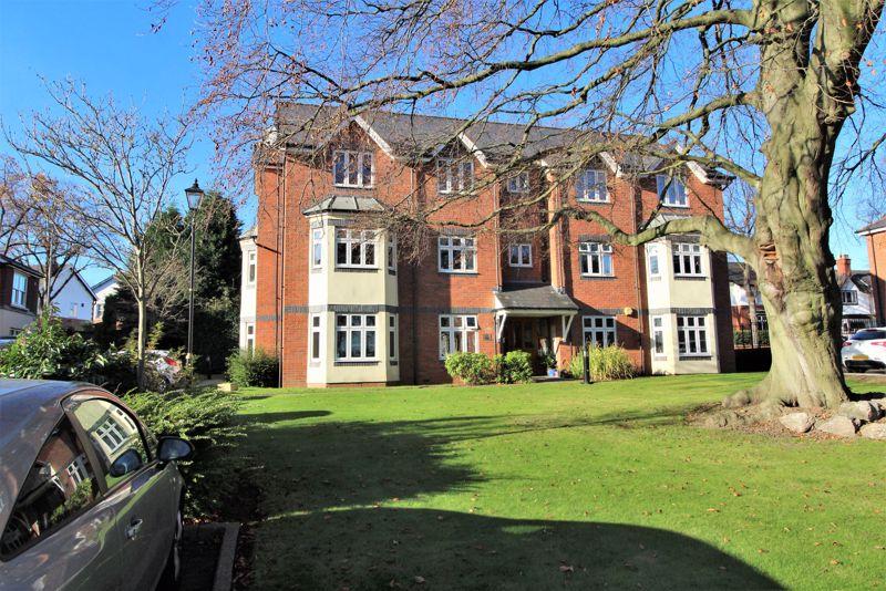 Loriners Grove, Walsall, WS1 2DN 2 bed apartment £145,000