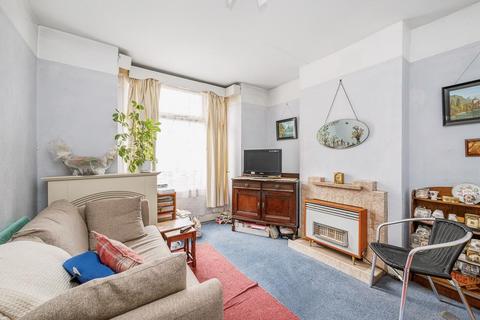 10 Hessel Road, London, W13 9ES