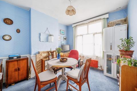 10 Hessel Road, London, W13 9ES