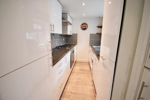 5 bedroom terraced house to rent, Boscombe Street, Rusholme, Manchester, M14 7PG